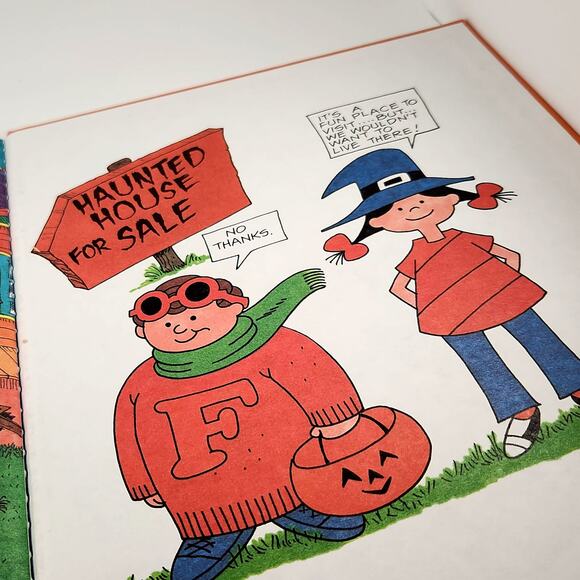 Find Freddie & Lisa in the Haunted House | Vintage 1991 Halloween Search Book - Picture 10 of 10